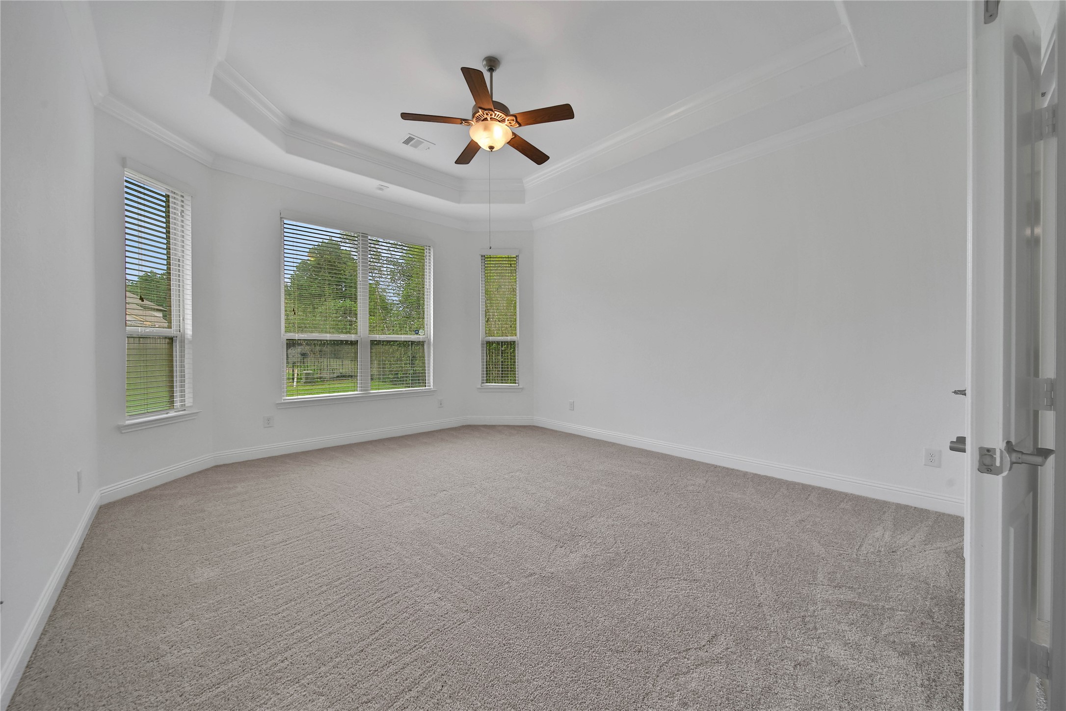 27 Waterfall Way Tomball, TX 77375 - Photo 11 of 29