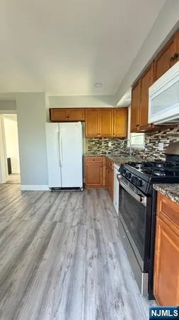 $3,500 | 34 Myrtle Avenue, Unit 2, Allendale, NJ 07401