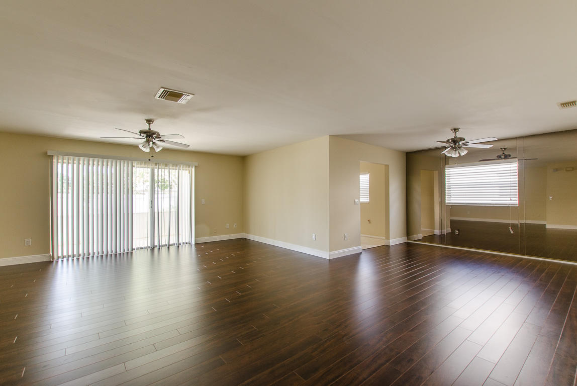 23135 Southwest 55th Avenue Boca Raton, FL 33433 - Photo 7 of 26 Living Room