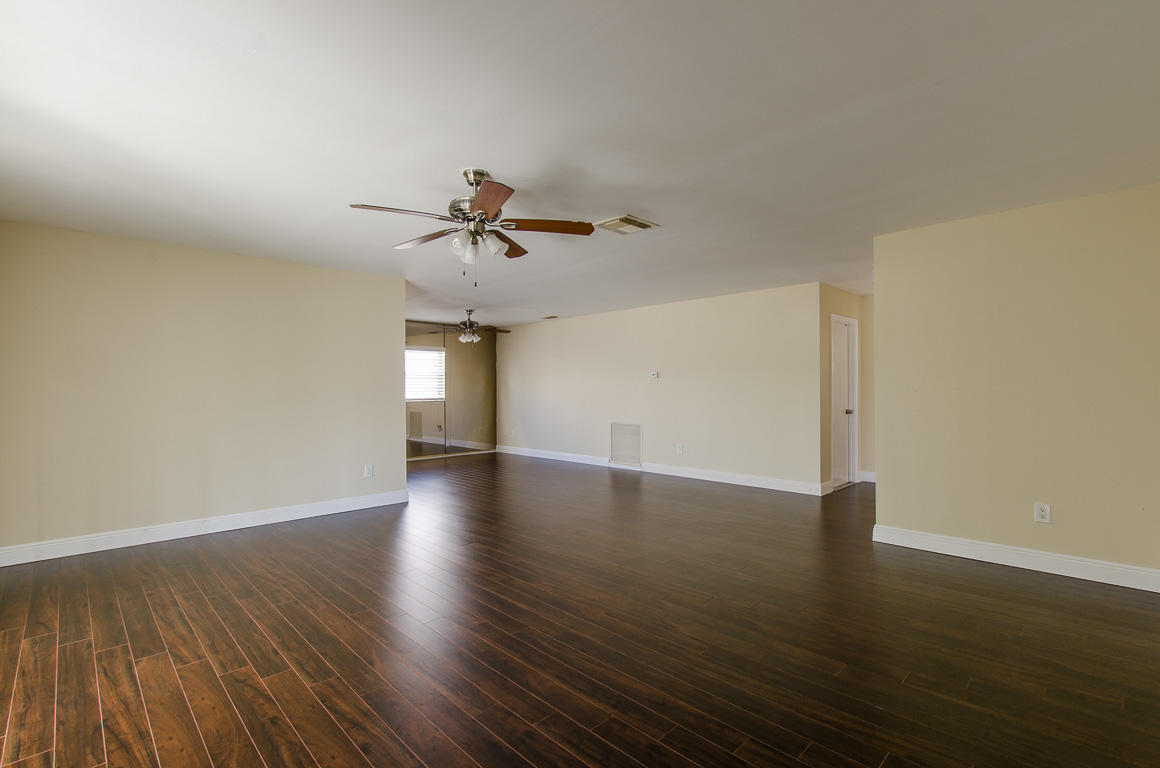 23135 Southwest 55th Avenue Boca Raton, FL 33433 - Photo 8 of 26 Living Room