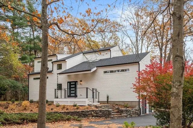 $2,150,000 | 620 South Avenue, Weston, MA 02493