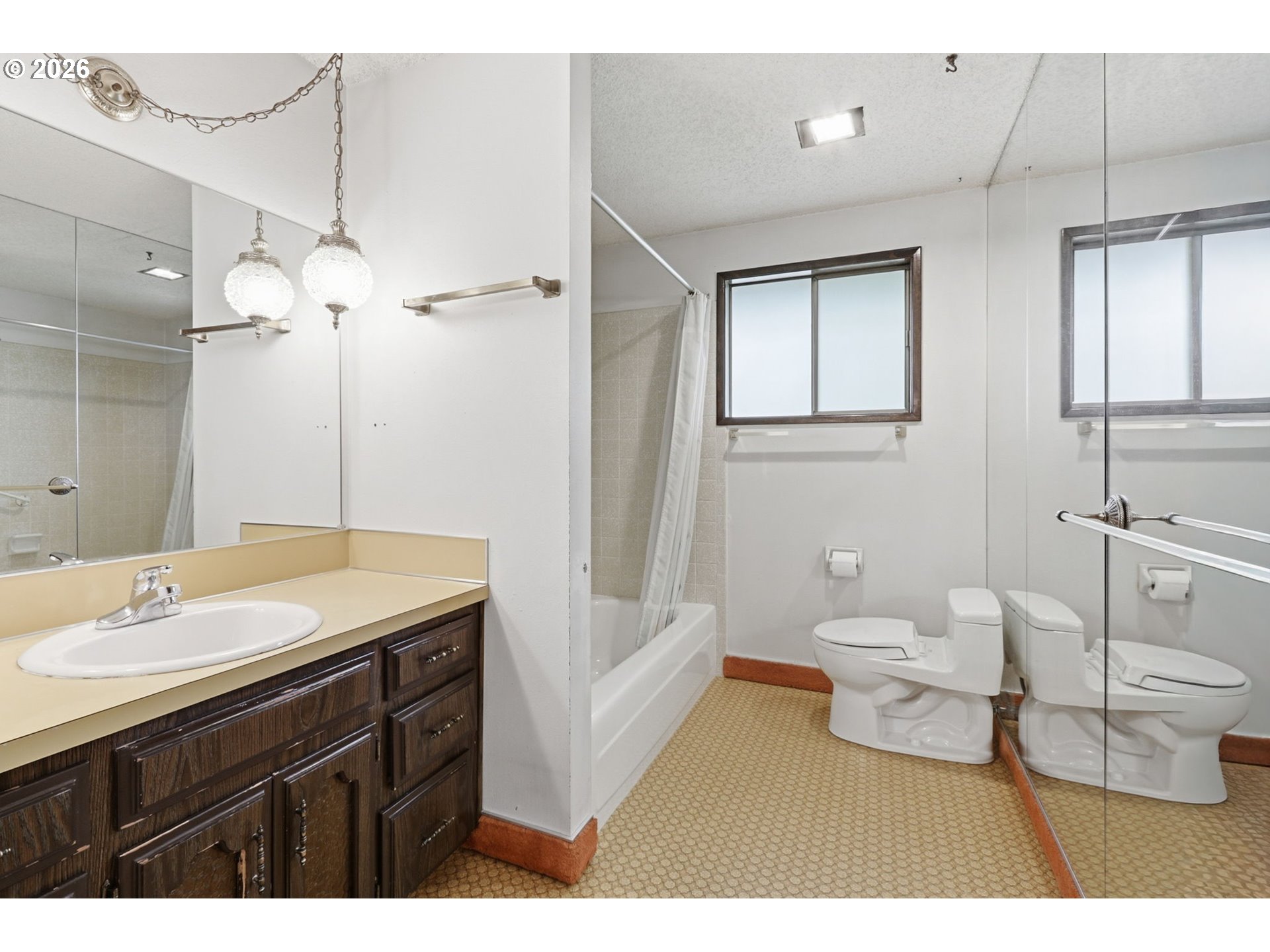 17515 Southwest Cheyenne Way Tualatin, OR 97062 - Photo 20 of 46 Bathroom