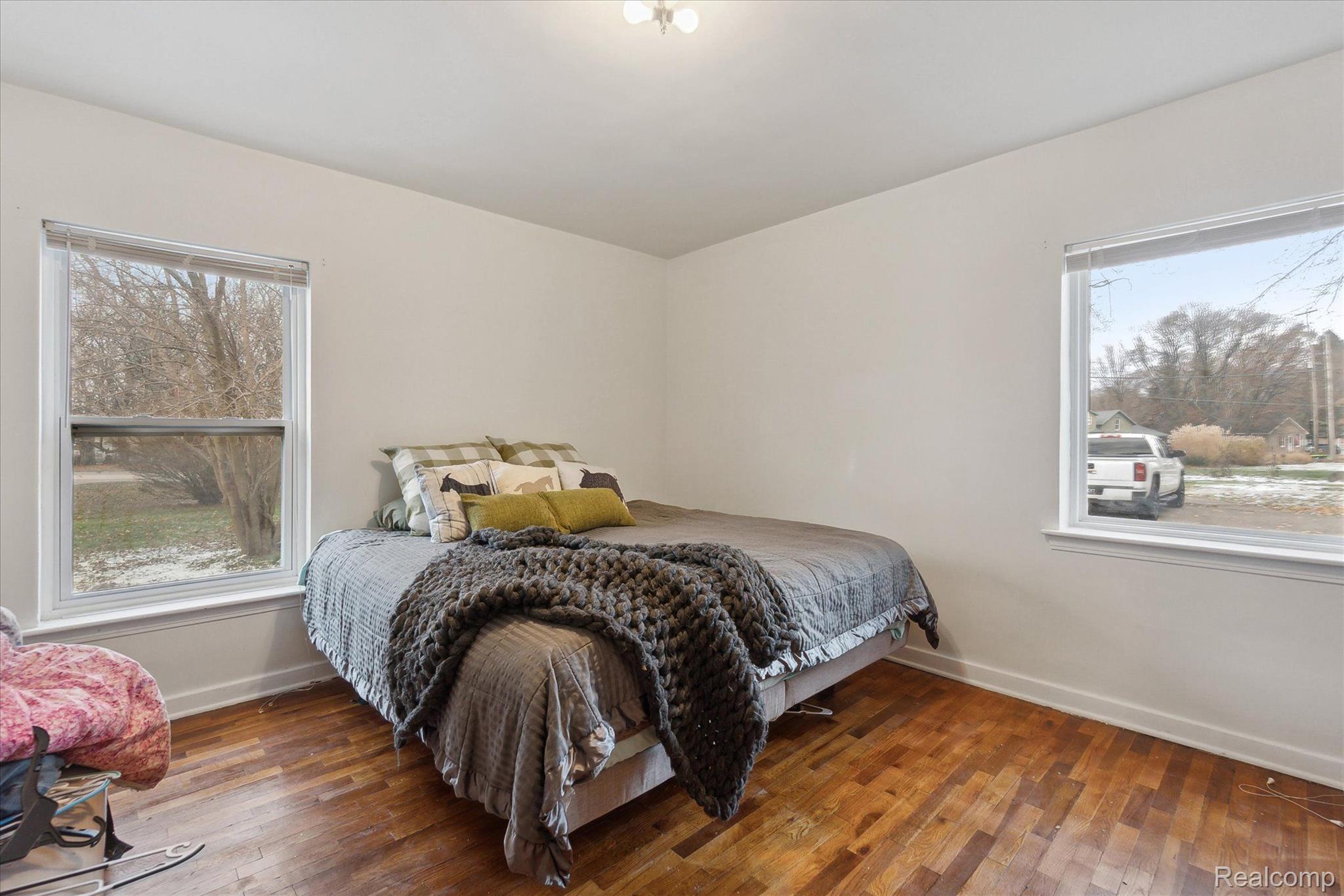835 West Silver Lake Road Fenton, MI 48430 - Photo 13 of 21 Master Bedroom
