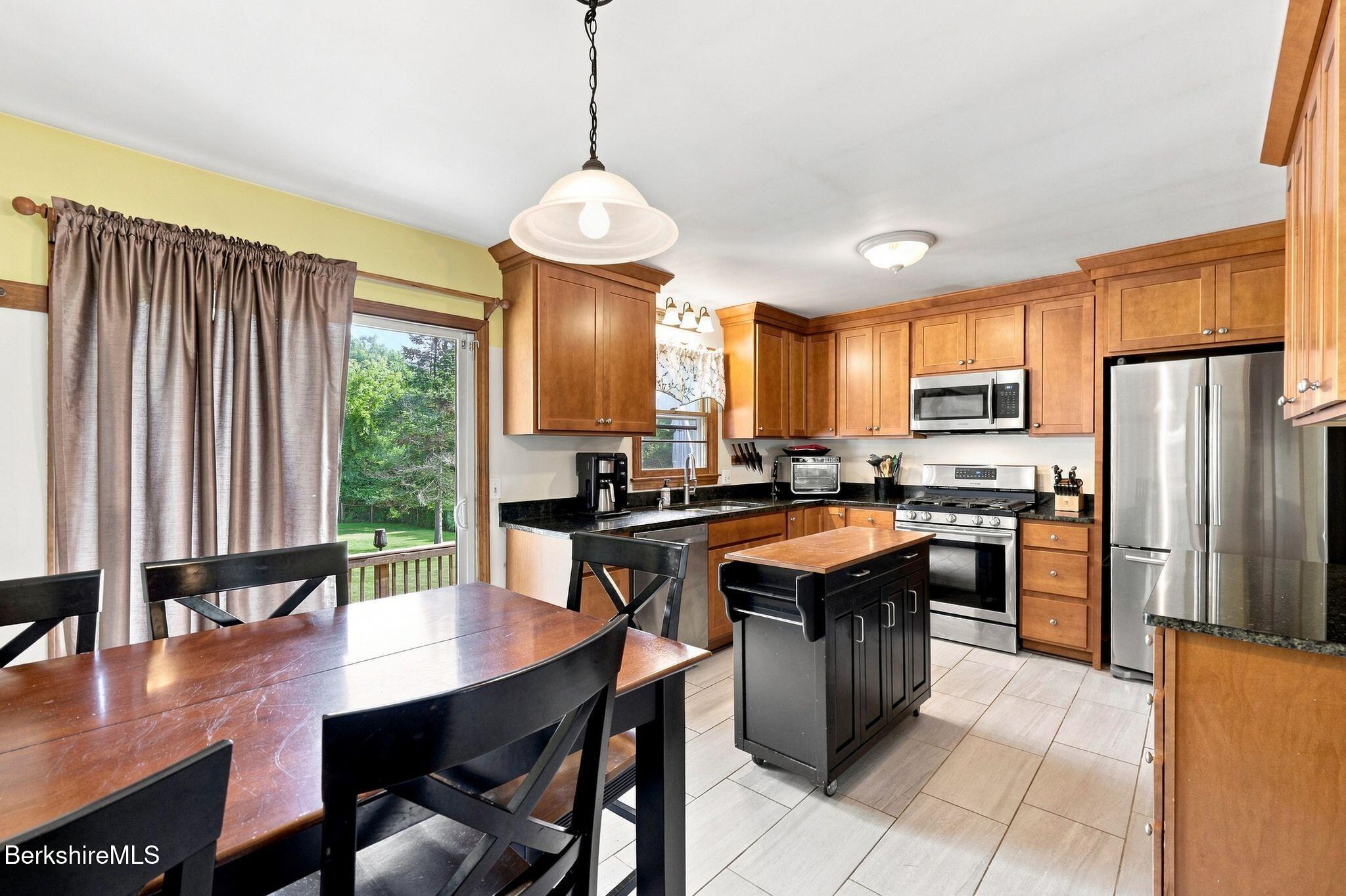 136 Cadwell Road Pittsfield, MA 01201 - Photo 19 of 49 136_Cadwell_Rd_056