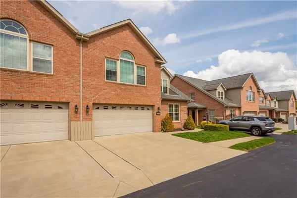$495,000 | 3012 Laura Lane, Lawrence, PA 15055