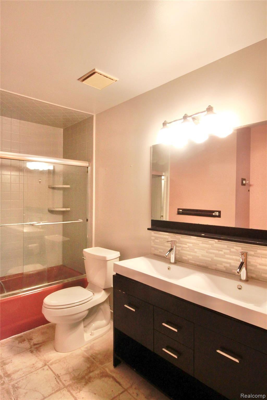 585 Hidden Ridge Drive Troy, MI 48083 - Photo 16 of 25 16.jpg