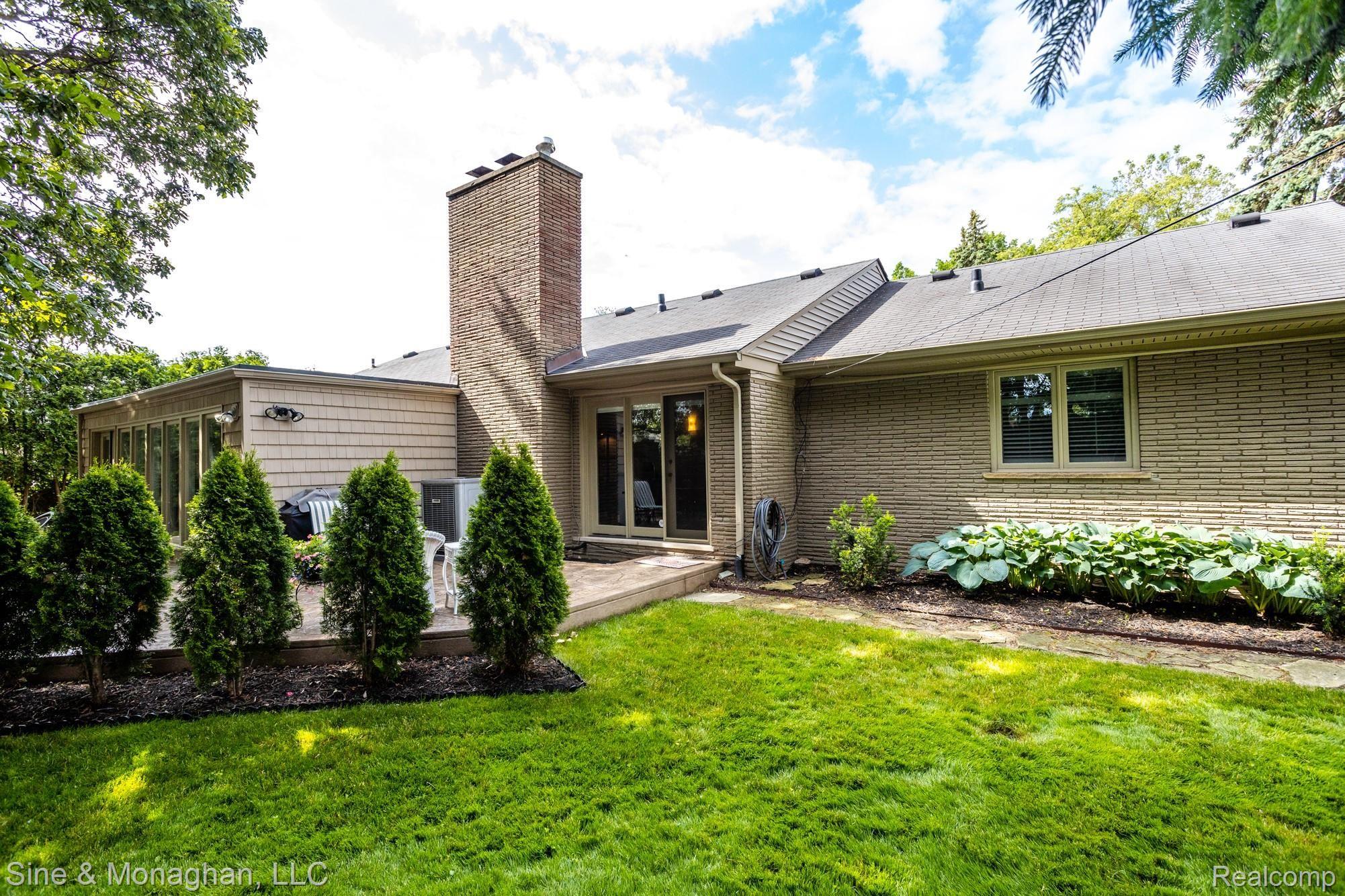 486 Shelbourne Road Grosse Pointe, MI 48236 - Photo 48 of 57 486 Shelbourne S050.jpg