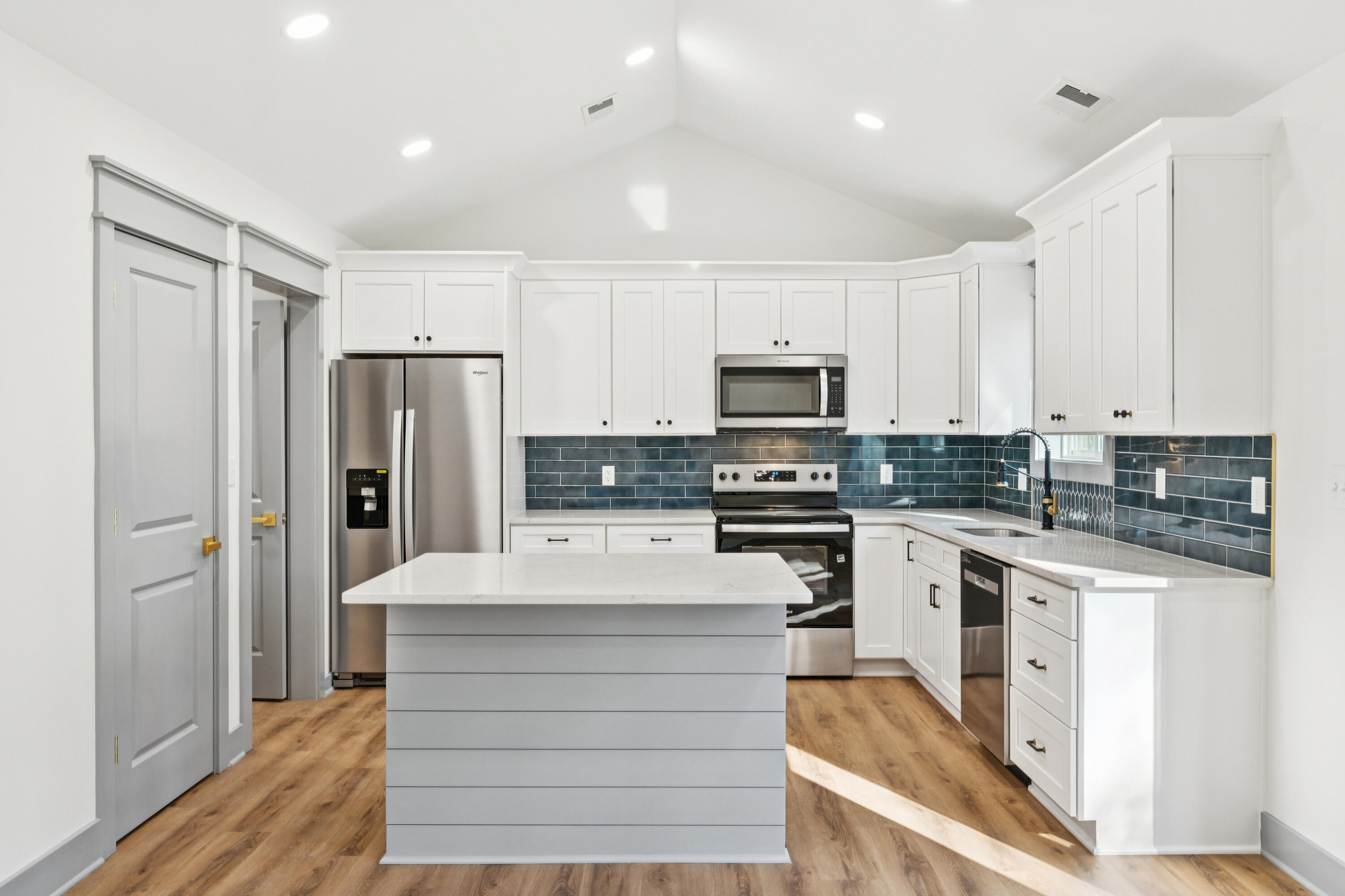 1011 Golf Course Parkway Moncks Corner, SC 29461 - Photo 11 of 40 1011GolfCoursePkwy-KeenEyeMarketing-012