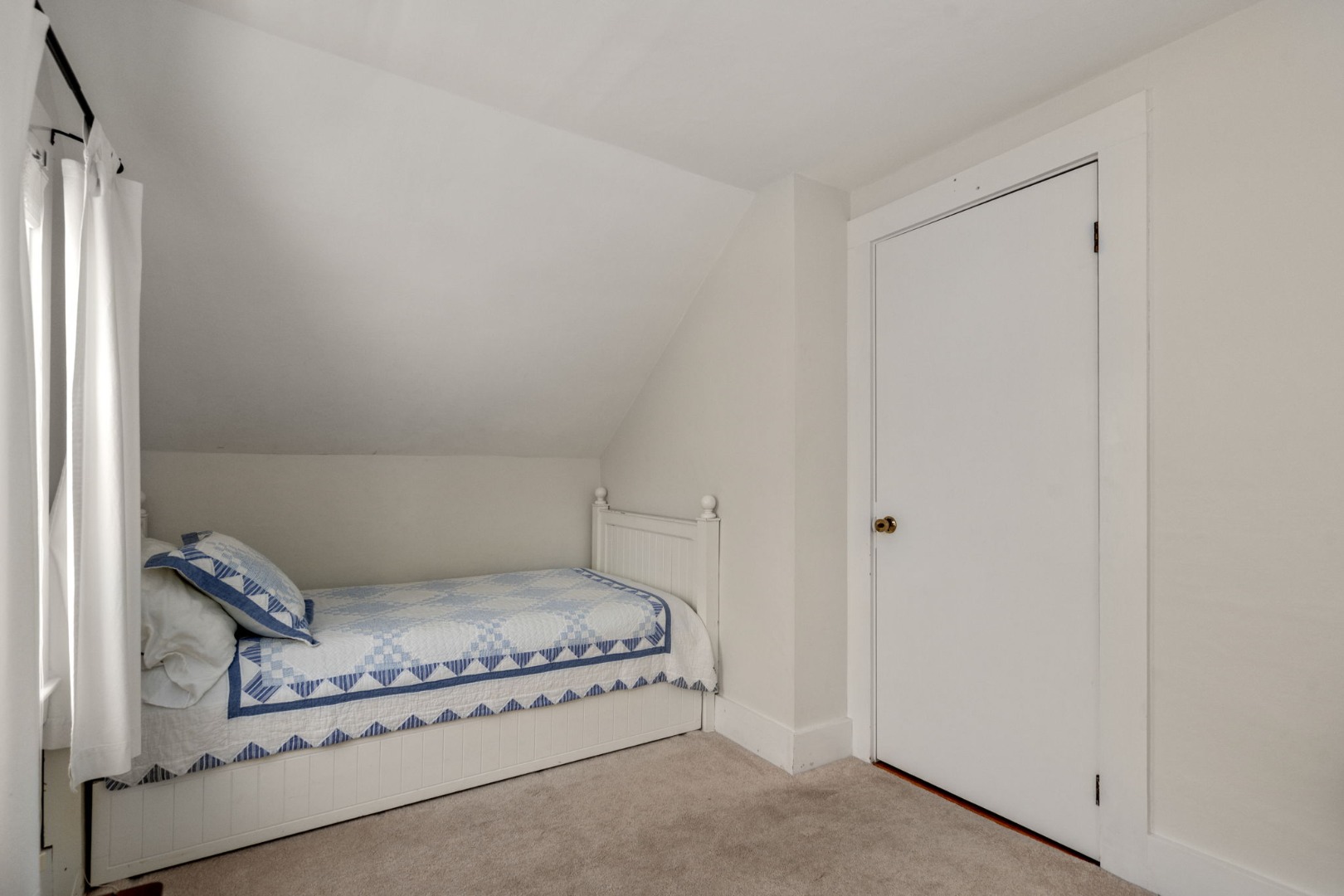 67 Simpsons Lane Edgartown, MA 02539 - Photo 17 of 19 Gallery Image 17