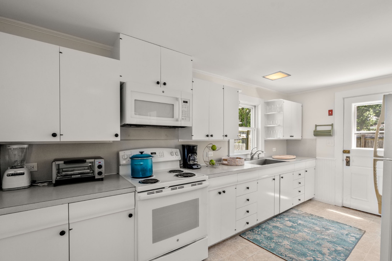 67 Simpsons Lane Edgartown, MA 02539 - Photo 4 of 19 Gallery Image 4