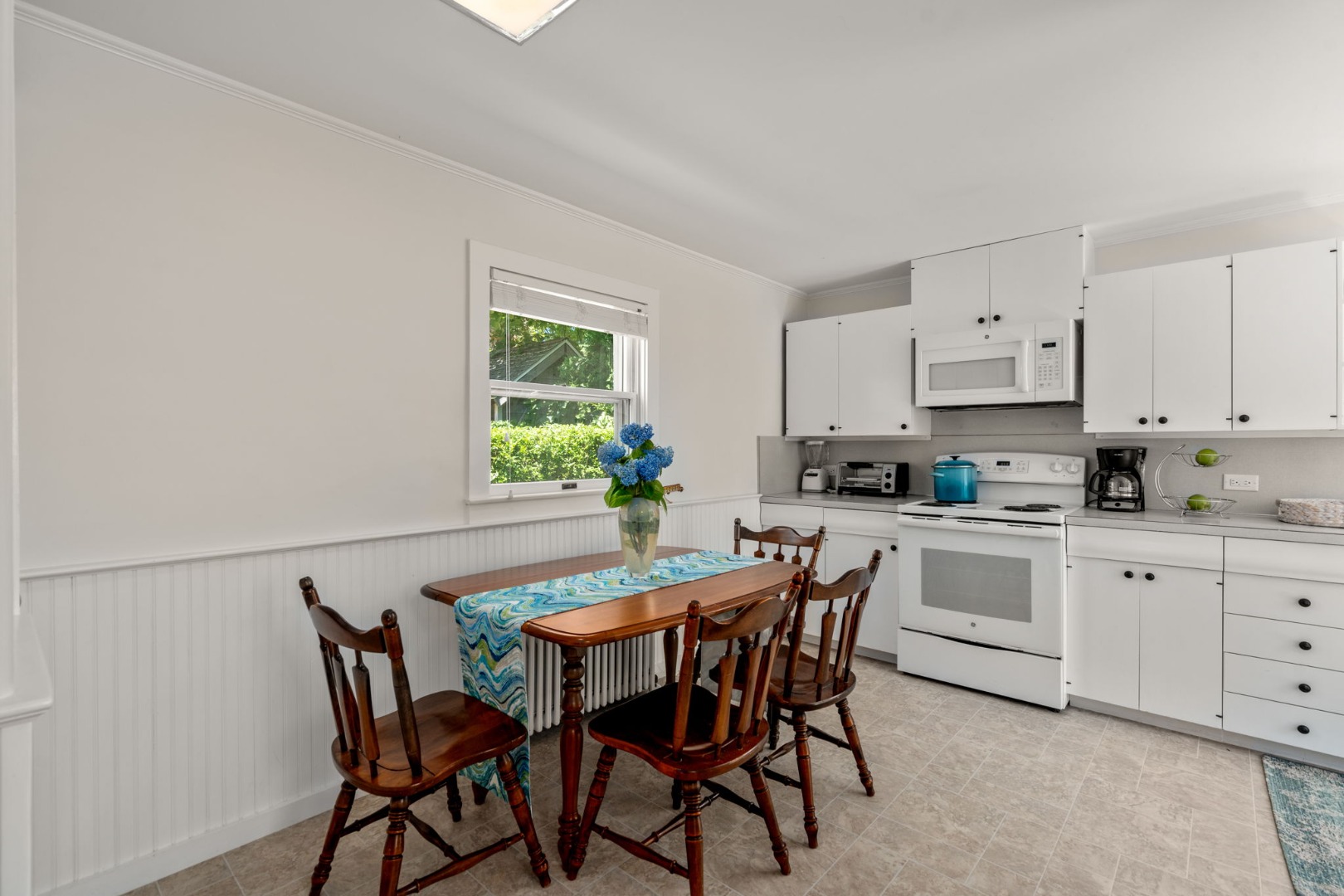67 Simpsons Lane Edgartown, MA 02539 - Photo 8 of 19 Gallery Image 8