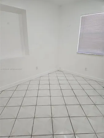 a view of a utility room