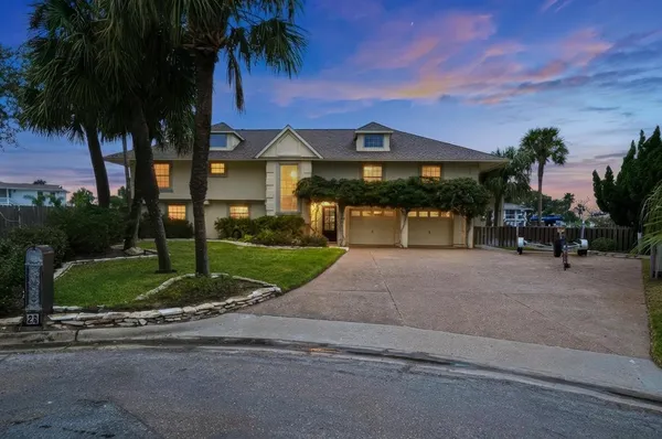 $1,750,000 | 25 Luau Lane, Rockport, TX 78382