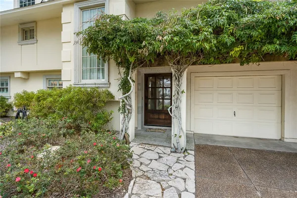 $1,750,000 | 25 Luau Lane, Rockport, TX 78382