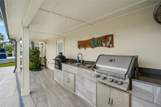 $1,950,000 | 25 Luau Lane, Rockport, TX 78382