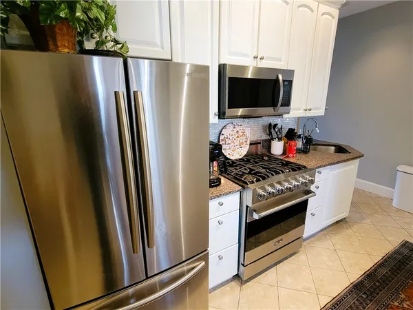 $5,000 | 92 Pelham Street, Unit 1, Newport, RI 02840