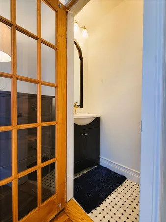 $5,000 | 92 Pelham Street, Unit 1, Newport, RI 02840