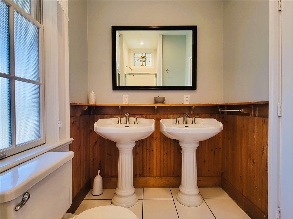 92 Pelham Street, Unit 1 Newport, RI 02840 - Photo 18 of 36