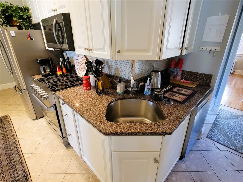 92 Pelham Street, Unit 1 Newport, RI 02840 - Photo 9 of 36