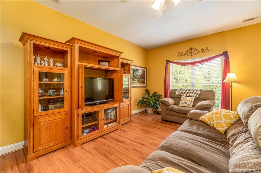 33 Forest Valley Road Sylva, NC 28779 - Photo 4 of 20 Gallery Image 4