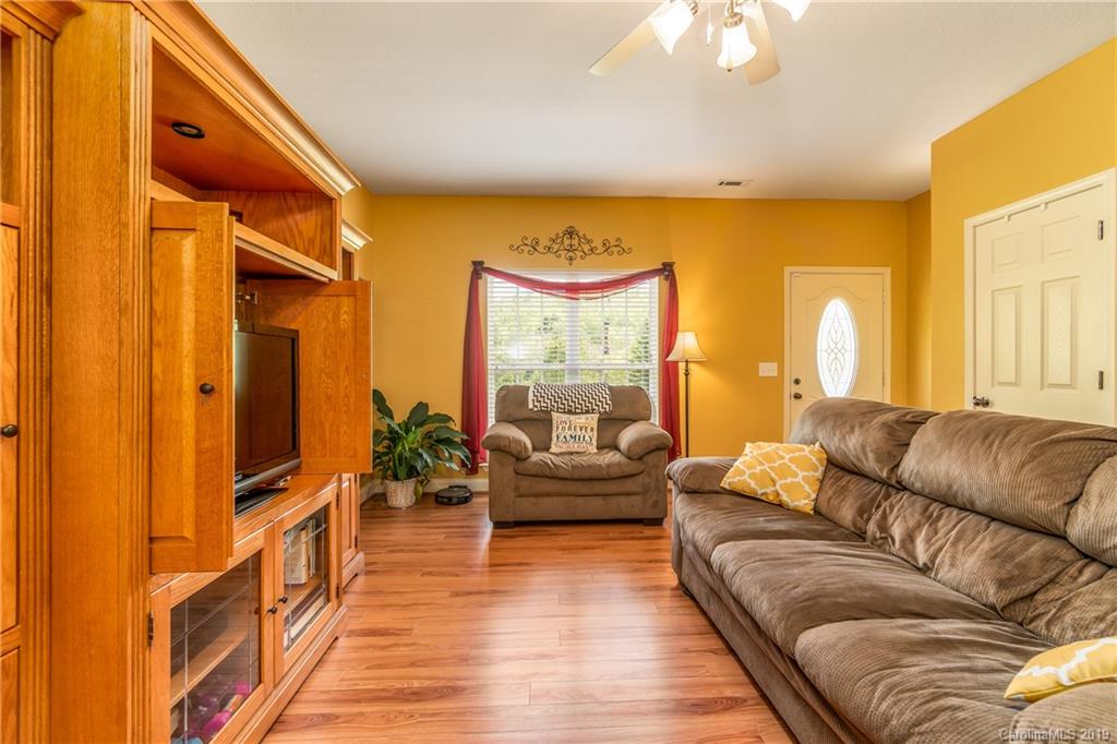 33 Forest Valley Road Sylva, NC 28779 - Photo 5 of 20 Gallery Image 5