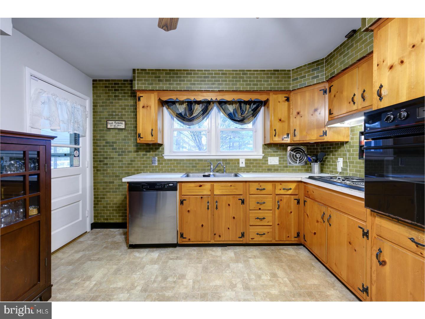 159 Valleyview Drive Exton, PA 19341 - Photo 9 of 25 Gallery Image 9
