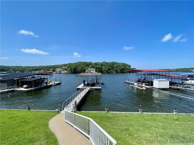 $1,299,000 | 825 Grand View Drive, Sunrise Beach, MO 65079