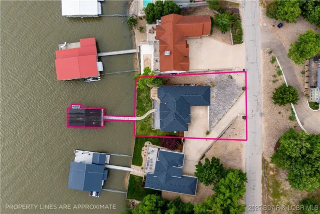 $1,299,000 | 825 Grand View Drive, Sunrise Beach, MO 65079