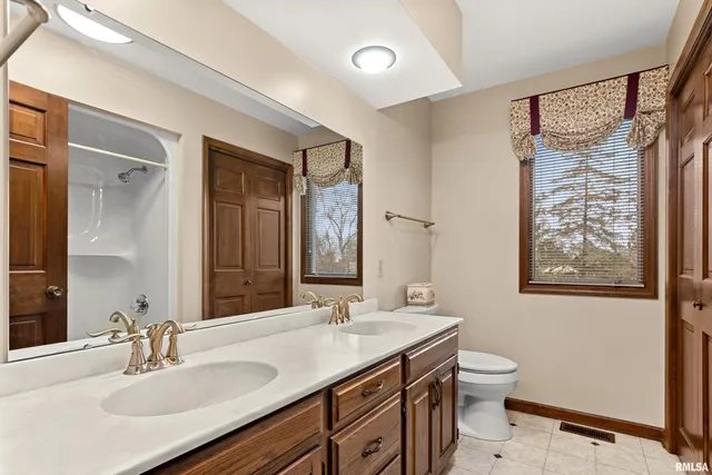 $489,900 | 29 Cherry Lane, Morton, IL 61550