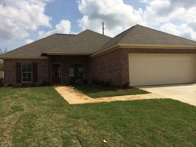 443 Greenfield Ridge Circle Brandon, MS 39042 - Photo 1 of 15 Cozy entry with great curb appeal!