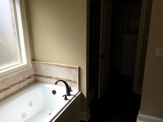 443 Greenfield Ridge Circle Brandon, MS 39042 - Photo 11 of 15 Jetted tub with separate shower.