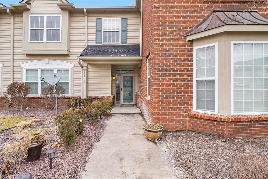 4293 Hampton Ridge Boulevard Howell, MI 48843 - Photo 1 of 13