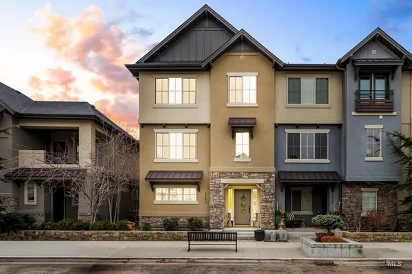 $657,500 | 3290 East Thoroughbred Lane, Boise, ID 83716