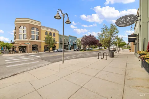 $649,000 | 3290 East Thoroughbred Lane, Boise, ID 83716