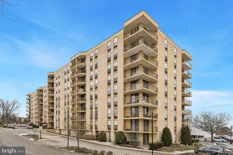 $349,000 | 666 West Germantown Pike, Unit 2101, Plymouth Meeting, PA 19462