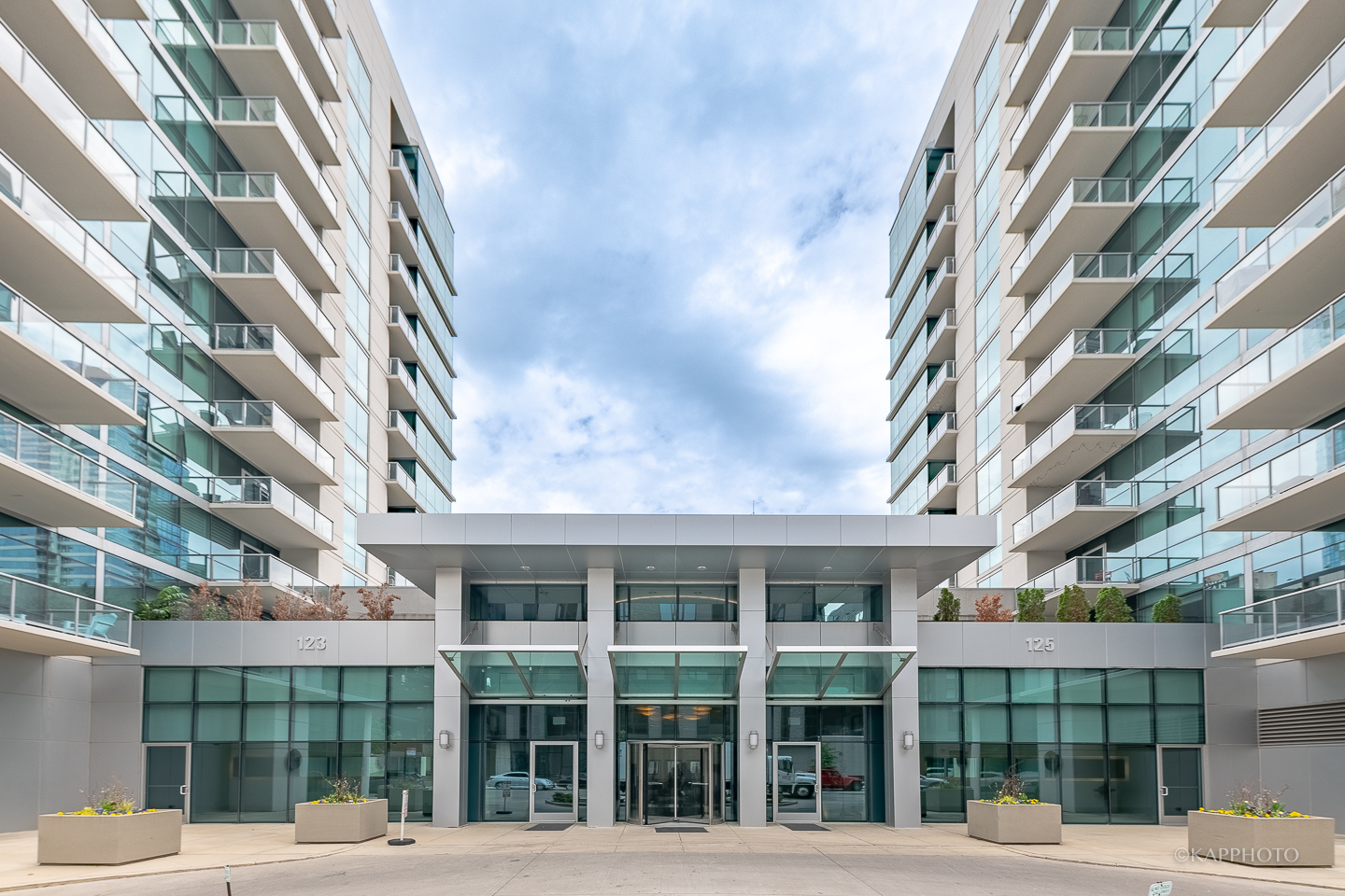 123 South Green St Unit 906B  