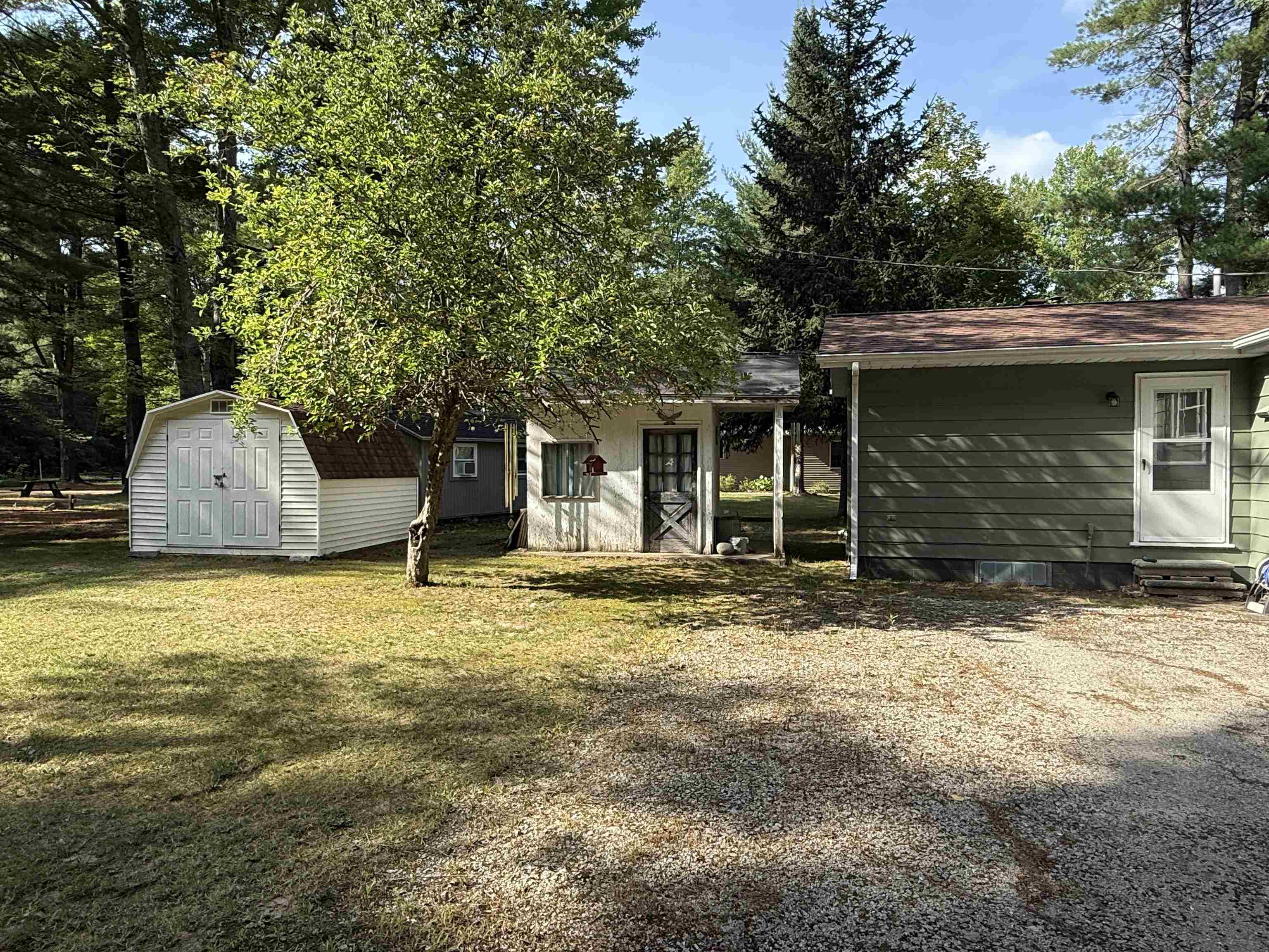 948 Rivers Terrace Road Gladwin, MI 48624 - Photo 10 of 40