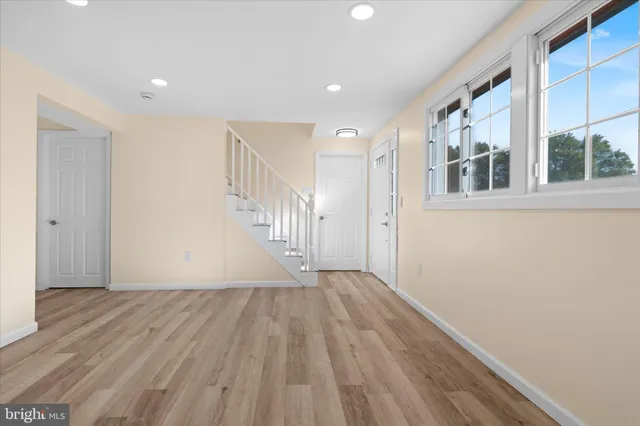 $487,500 | 14220 Fallbrook Lane, Woodbridge, VA 22193