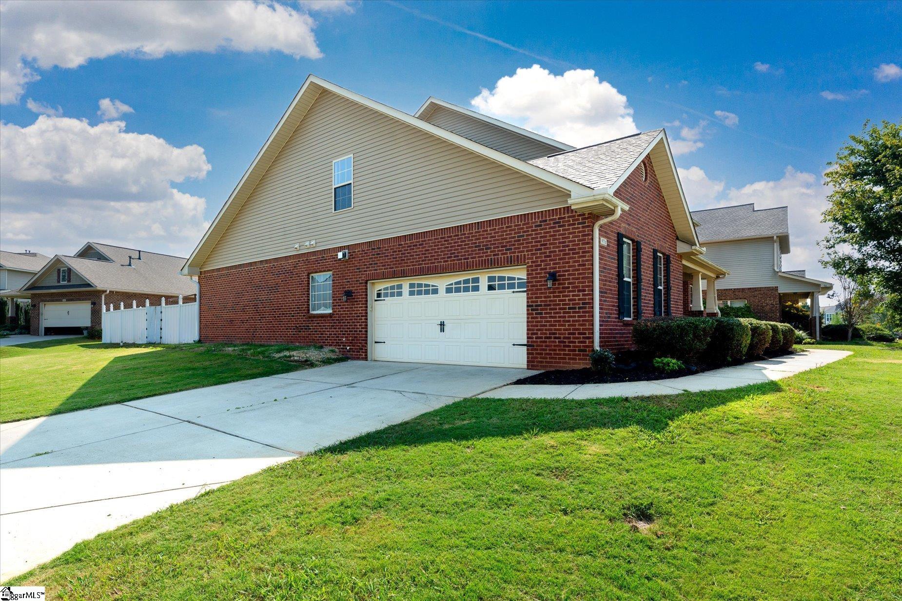 976 Rip Rap Drive Boiling Springs, SC 29316 - Photo 4 of 36 Gallery Image 4