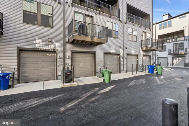 $599,999 | 118 B Locke Street, Baltimore, MD 21230