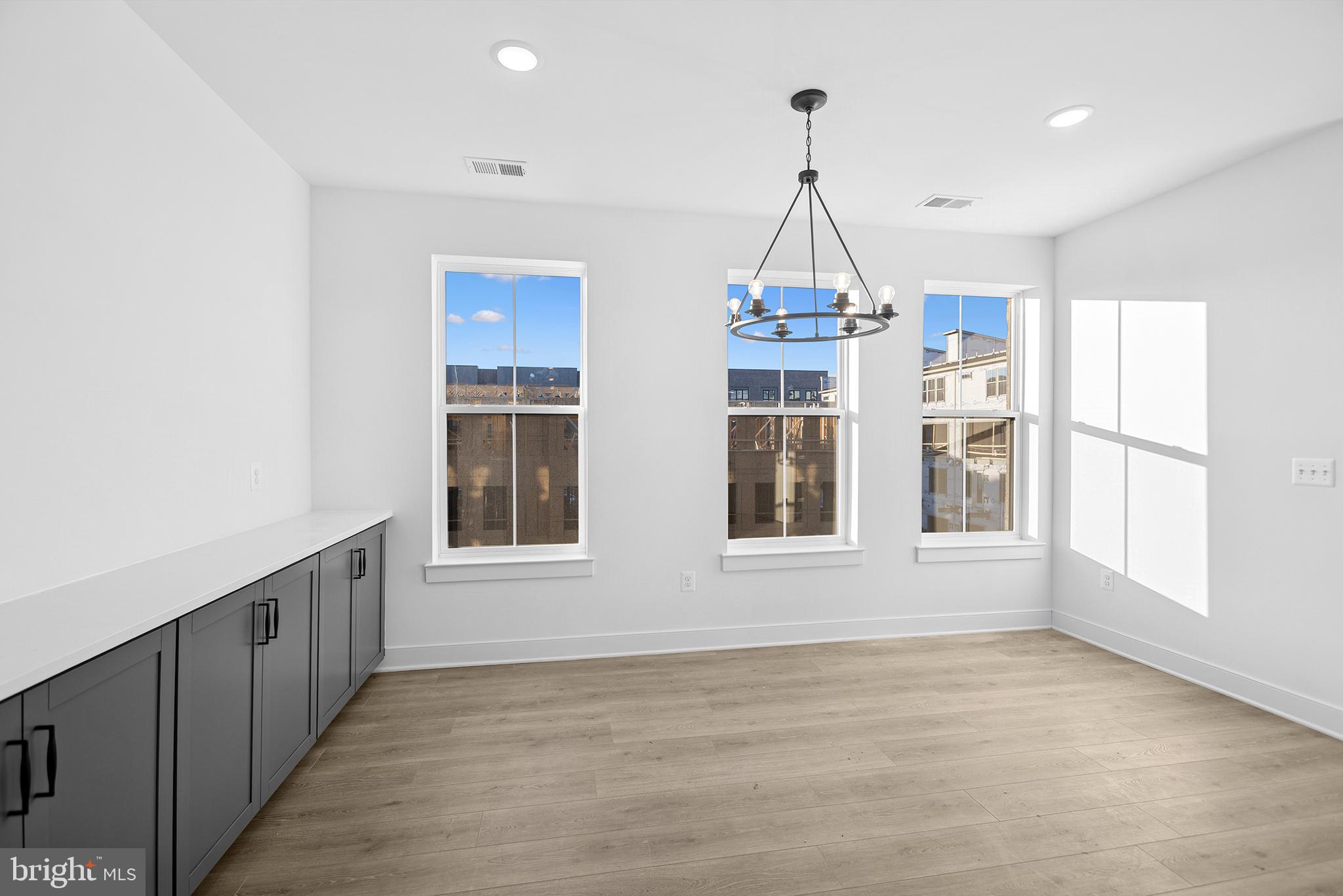 118 B Locke Street Baltimore, MD 21230 - Photo 8 of 31 DINING AREA