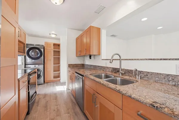 $4,300 | 3004 Hill Valley Drive, Escondido, CA 92029
