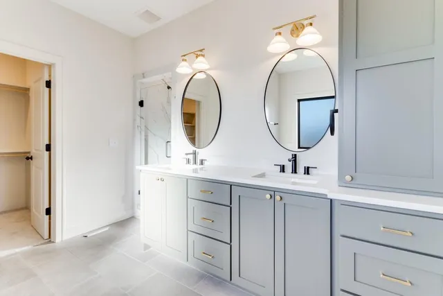 $699,900 | 1839 Woodward Circle, Raymore, MO 64083