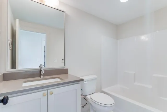 $699,900 | 1839 Woodward Circle, Raymore, MO 64083