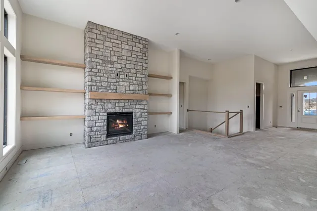 $699,900 | 1839 Woodward Circle, Raymore, MO 64083