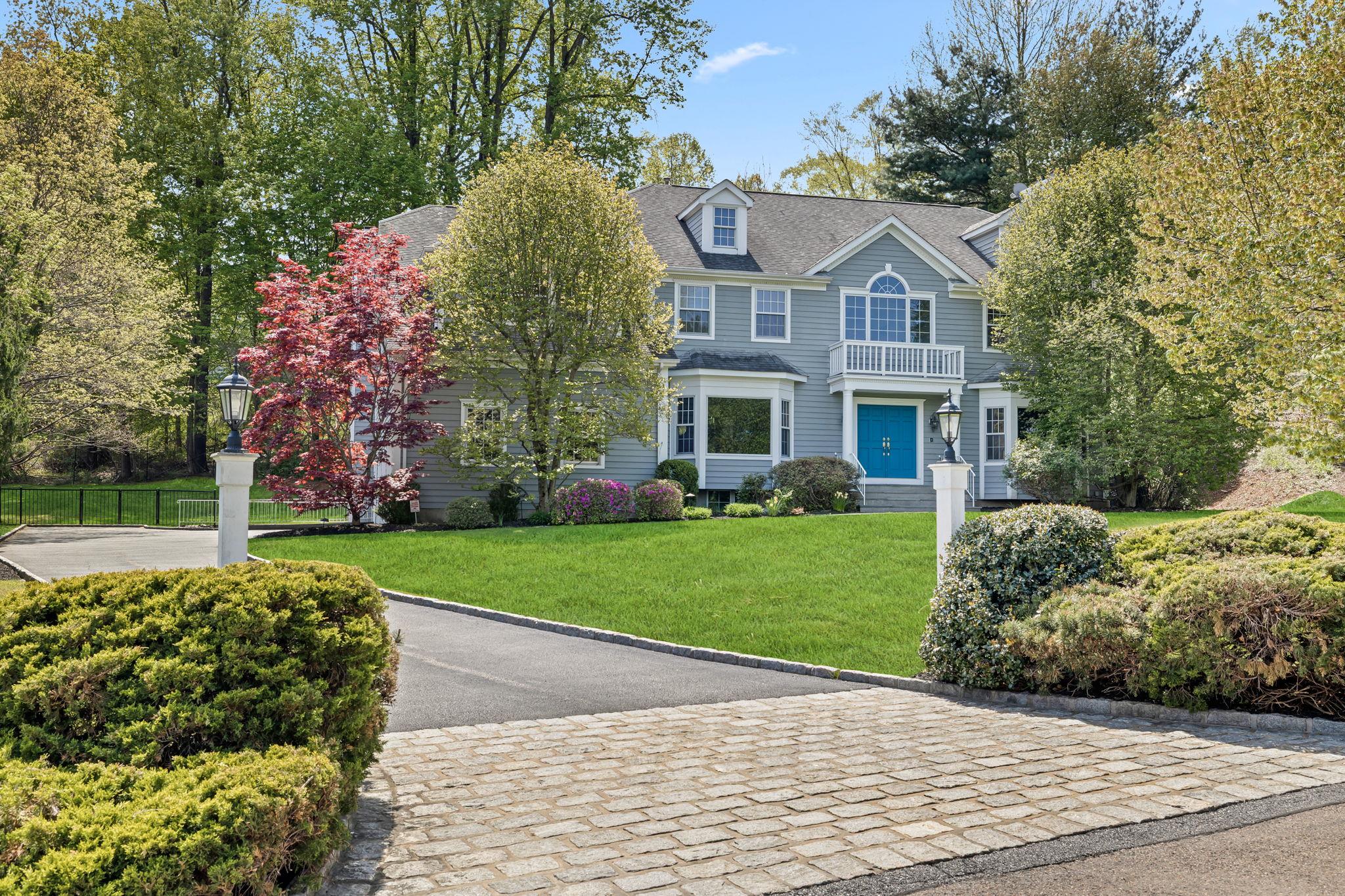 24 Hollow Tree Road Briarcliff Manor, NY 10510 - Photo 1 of 47 Colonial inspired home featuring fence and a front lawn