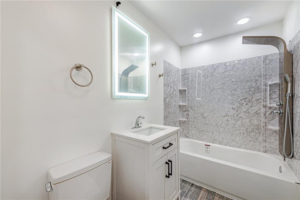 1629 Streets Run Road Pittsburgh, PA 15227 - Photo 16 of 32 Gallery Image 16