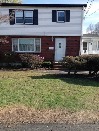 $3,100 | 87 Auburn Street, Unit 1, Saugus, MA 01906