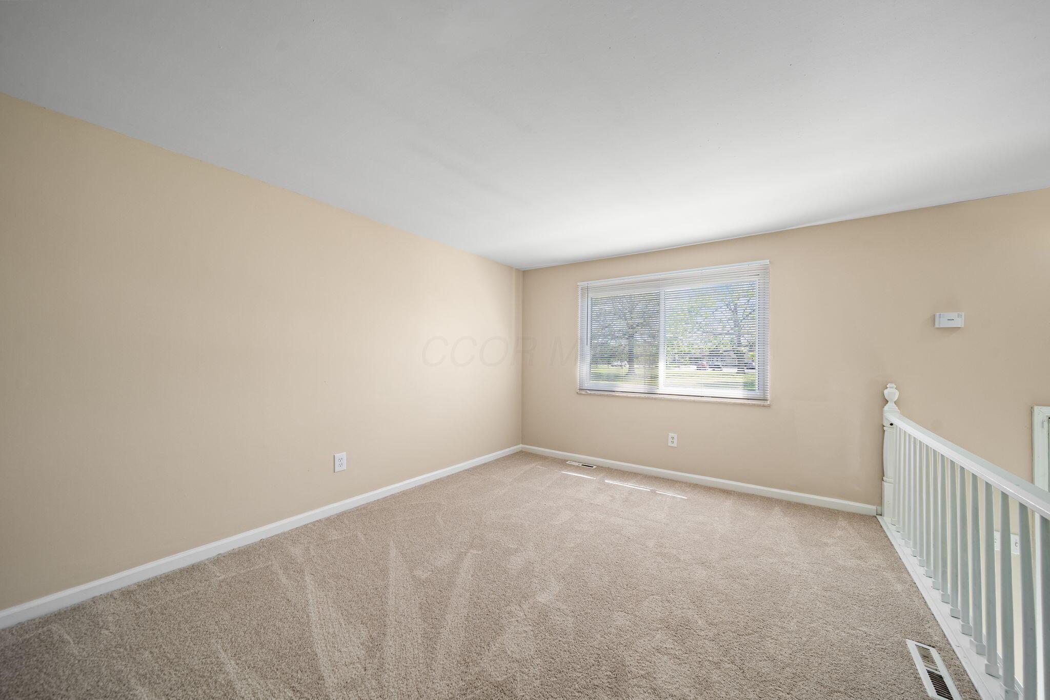5220 Refugee Road Columbus, OH 43232 - Photo 7 of 48 7-web-or-mls-A7409860-2