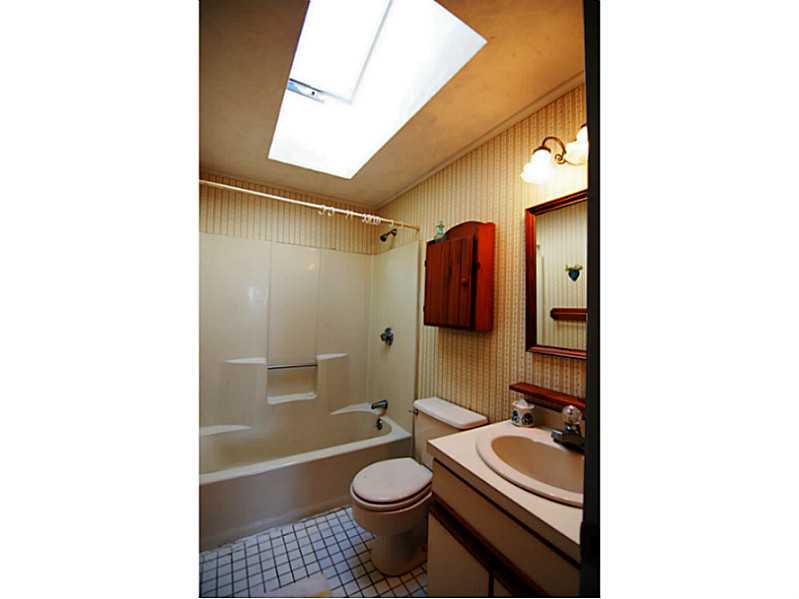 390 Shore Road Westerly, RI 02891 - Photo 18 of 20 Bathroom.